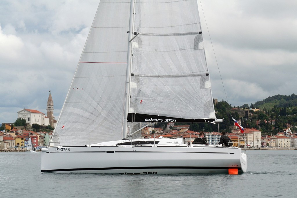 Elan 350 sensational lines © Gael Moldan