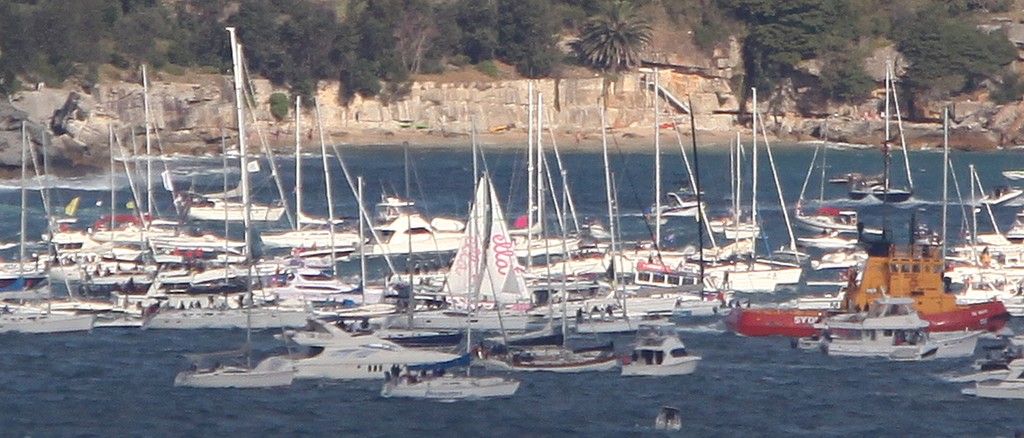 Pink Lady moves up the harbour - Jessica Watson Homecoming © Dale Lorimer