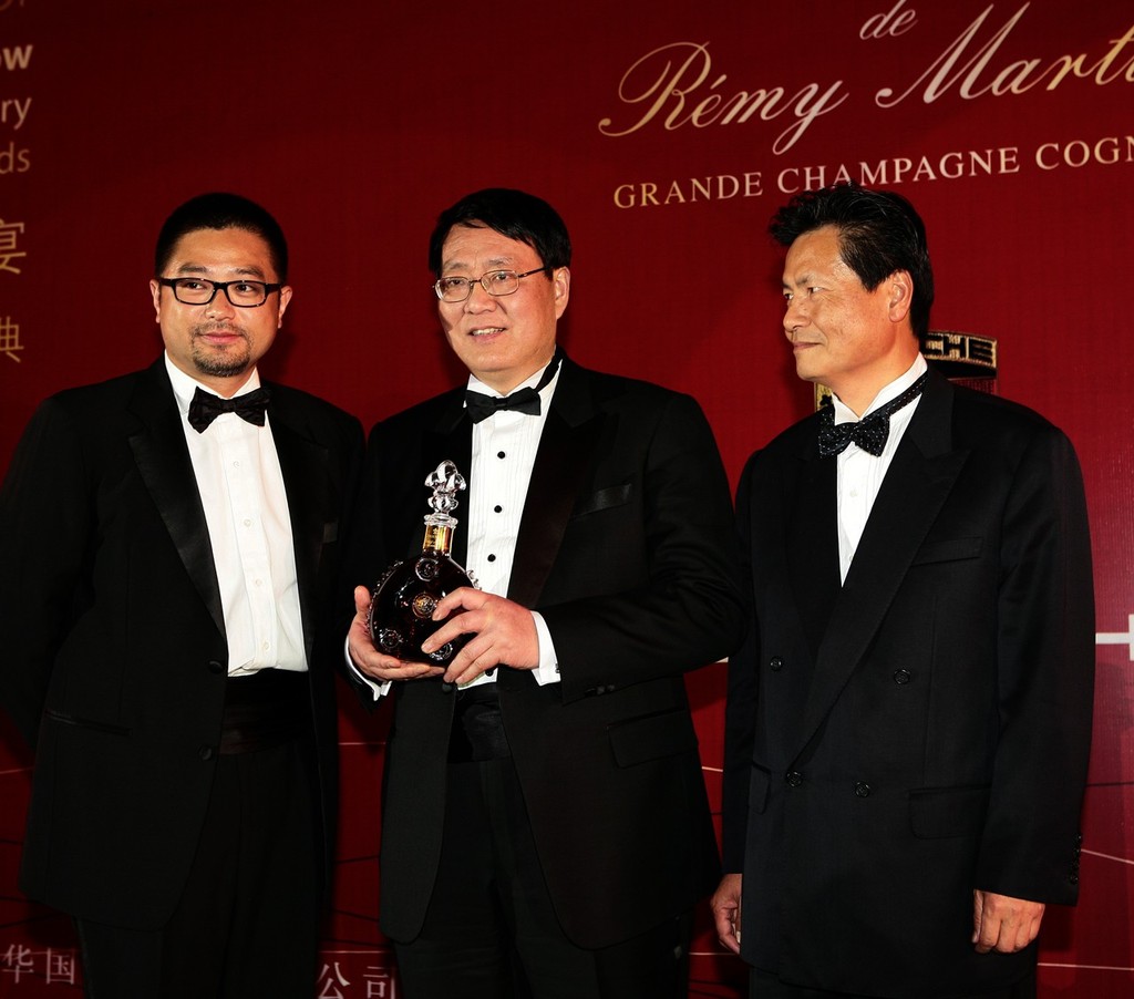 1st Asian Marine & Boating Awards, China International Boat Show 2010. Yang Xinfa, China Boat Industry and Boat Association (left) and Wang Mingliang, Director of teh Shanghai UBM Sino Expo International Exhibition Co (right), winners of the AMBA ’Icons of the Year’ award. © AMBA/CIBS 2010