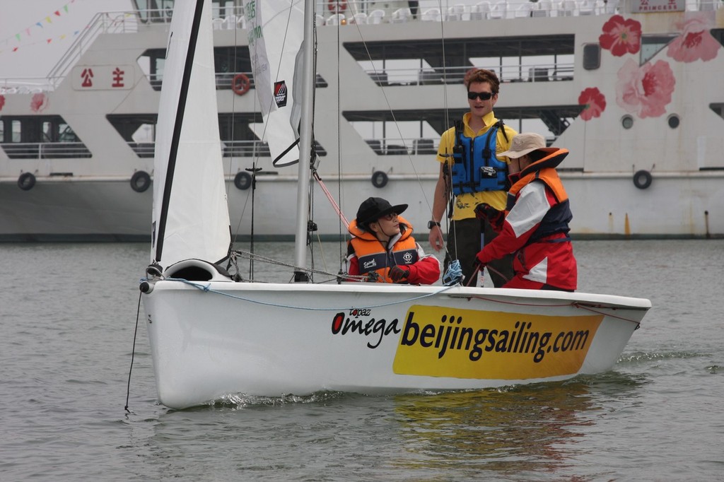 All aboard for teh Skylark! 2010 Beijing Sailing Centre Ladies Cup © Kevin Liu