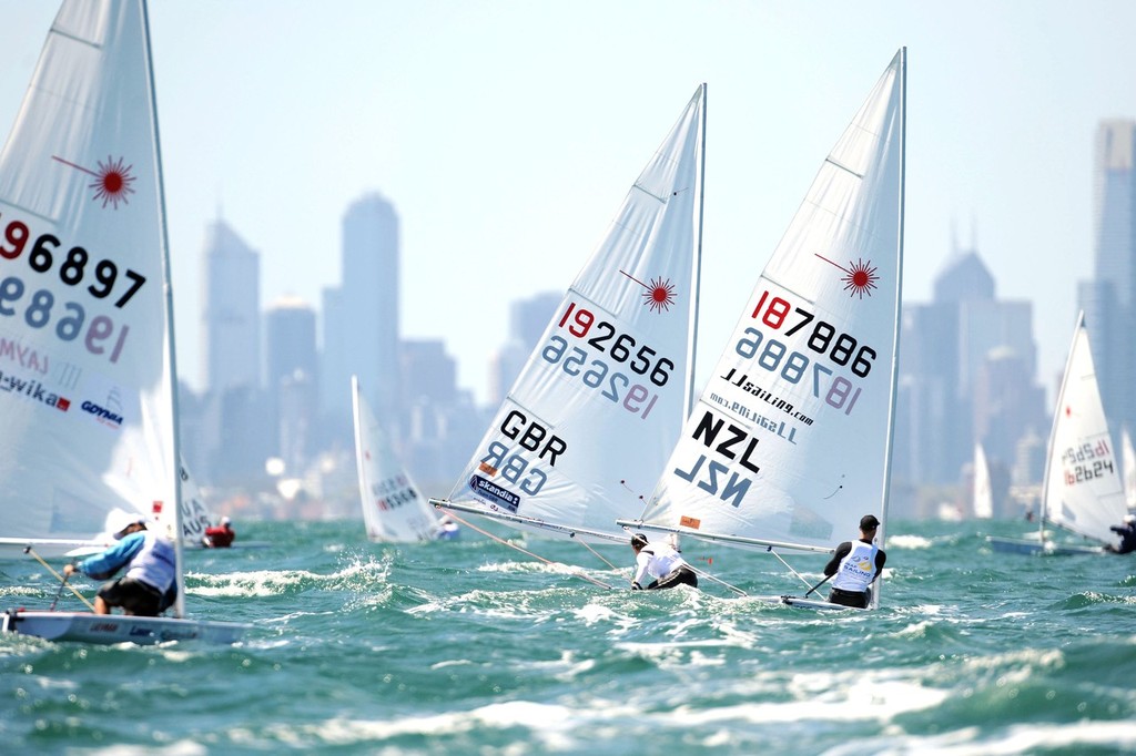 Laser Action<br />
2009 Sail Melbourne regatta<br />
ISAF Sailing World Cup<br />
© Sport the library/Jeff Cro © Jeff Crow/ Sport the Library http://www.sportlibrary.com.au