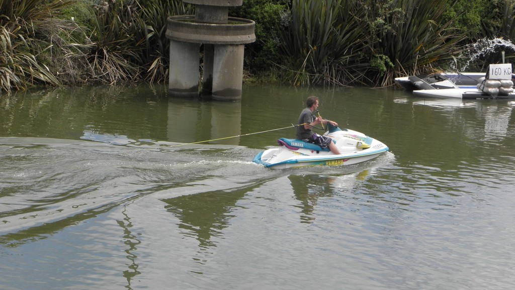 On the water action from the Waikato Boat, Fishing and Leisure Show © SW