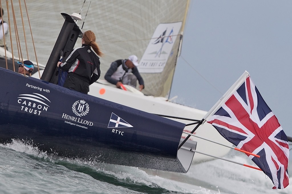 ENGLAND, Cowes, 4th August 2010. 1851 Cup Regatta. Day 2. TEAMORIGIN and BMW Oracle Racing. © Ian Roman/TEAMORIGIN www.ianroman.com