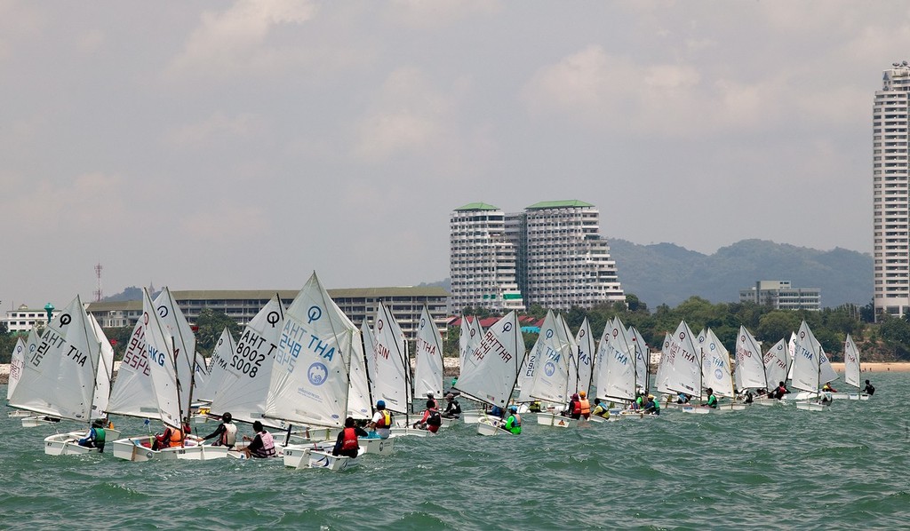 Oppie pre-start. Organised chaos? Top of the Gulf Regatta 2010, Thai National Champs. © Guy Nowell http://www.guynowell.com