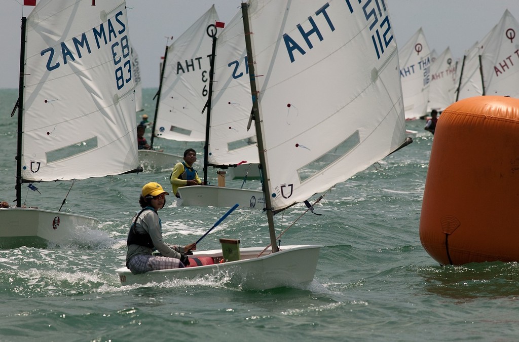 Noppakao Poonpat (THA) leads at the second mark. Top of the Gulf Regatta 2010, Thai National Champs. © Guy Nowell http://www.guynowell.com