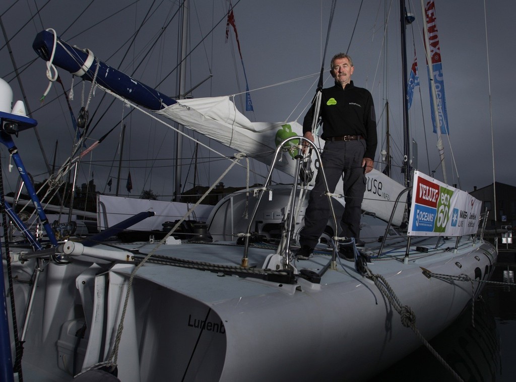 The transom showing the traveller and the starboard rudder © Velux 5 Oceans 