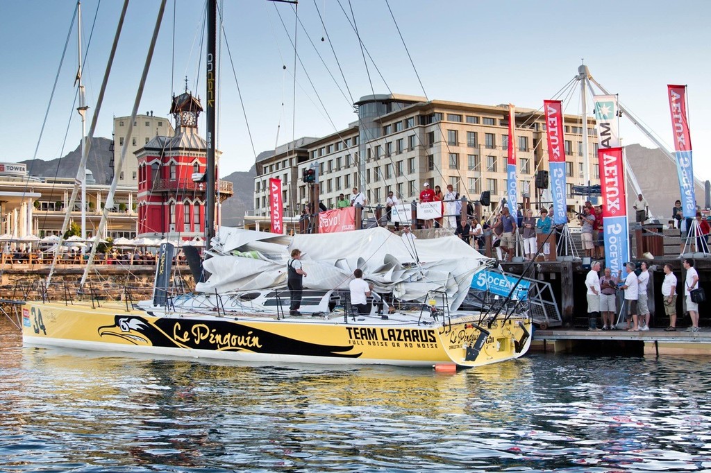 Le Pingouin arrives at the dock in Cape Town © Velux 5 Oceans 