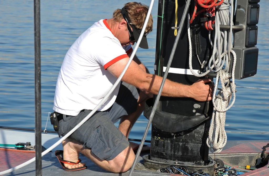 il mostro is craned back into the water in Alicante, Spain. © Volvo Ocean Race http://www.volvooceanrace.com