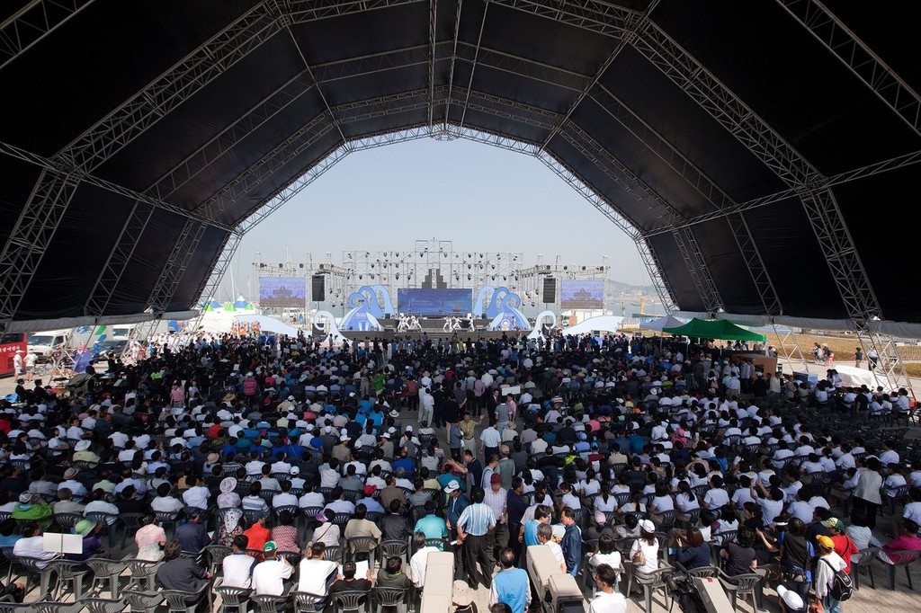 Opening ceremony Korea International Boat Show 2010. Gyeonggi, Korea. 9 June 2010. © Gareth Cooke - Subzero Images http://www.subzeroimages.com