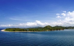 Lombok photo copyright SW taken at  and featuring the  class