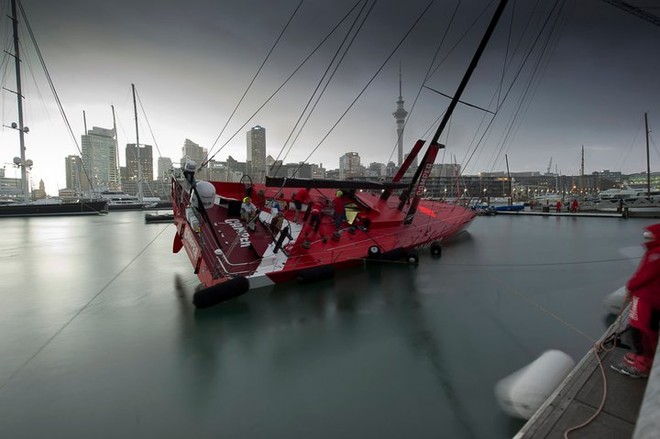 Camper undergoes a pulldown test to measure stability/righting moment in Auckland’s Viaduct Harbour © Emirates Team New Zealand http://www.etnzblog.com