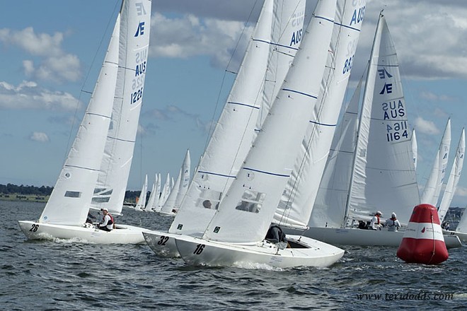 Rex Gorell Prestige Etchells Australian Championships 2011, Royal Geelong Yacht Club (AUS) - BAD DOLL’S RACE 6 START WAS A WINNER FOR THEM<br />
 © Teri Dodds http://www.teridodds.com