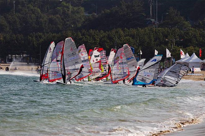 Fun Race start - PWA World Cup Ulsan 2011 ©  John Carter / PWA http://www.pwaworldtour.com