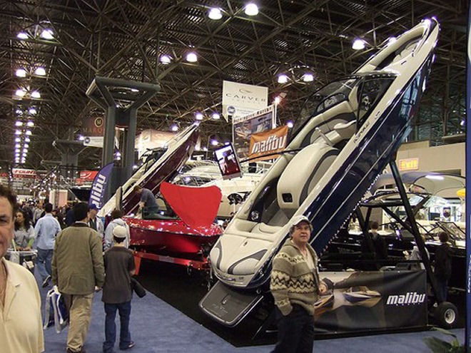 Spectacular display by Malibu ski boats at last year’s New York Boat Show © NMMA .