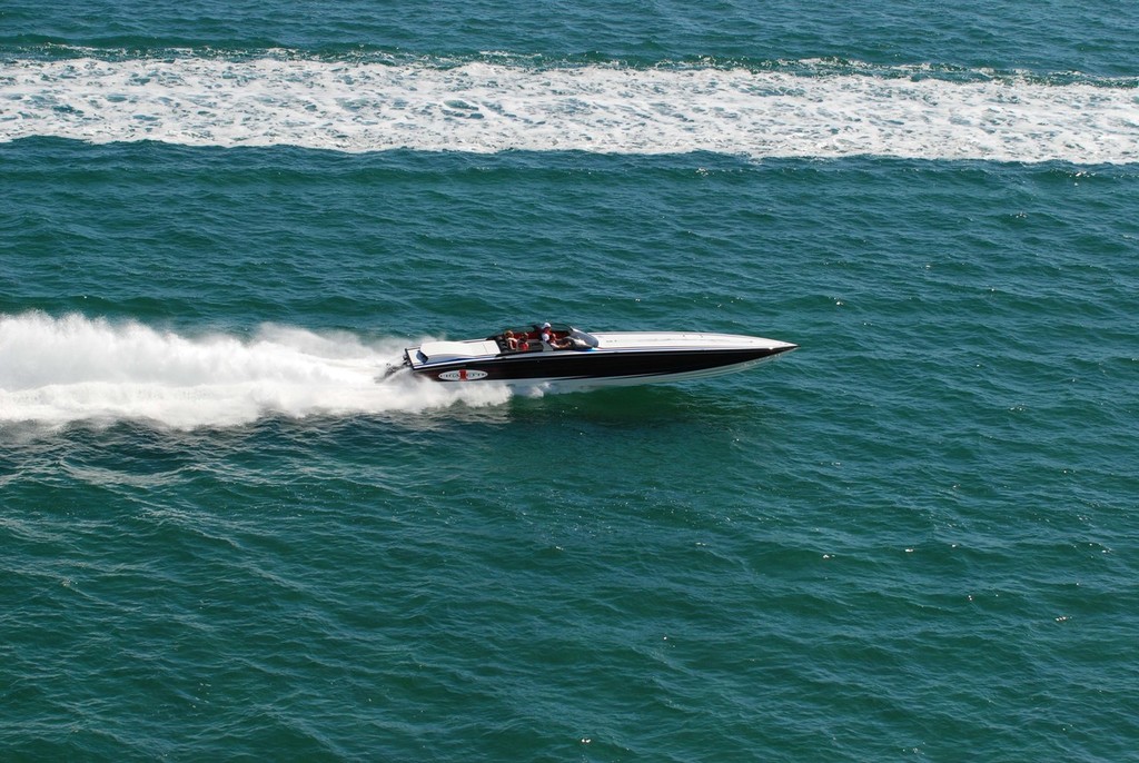 Florida Powerboat Club pace boat for the Poker Run, ’Merrittorious’ shows its style off Islamorada. © Florida Powerboat Club