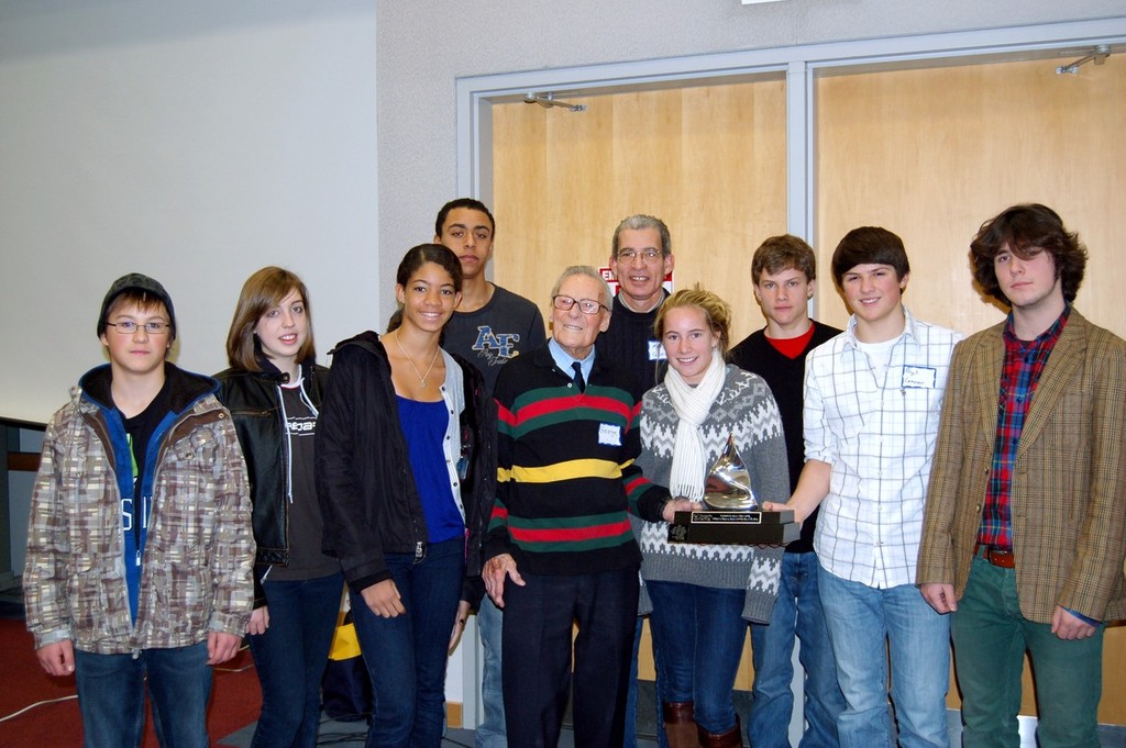 George Blanchard presents the George Blanchard Provincial Champions Award © SW