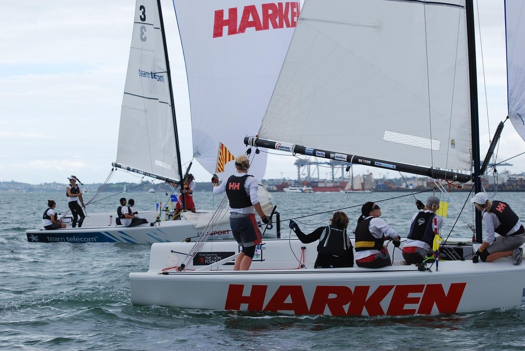 Jess McDowell (windward 4. Harken) versus Sam Osborne (leeward 3. Telecom) - LIVEsport Telecom New Zealand Women's Match Racing Championships 2011 © Sara Tucker