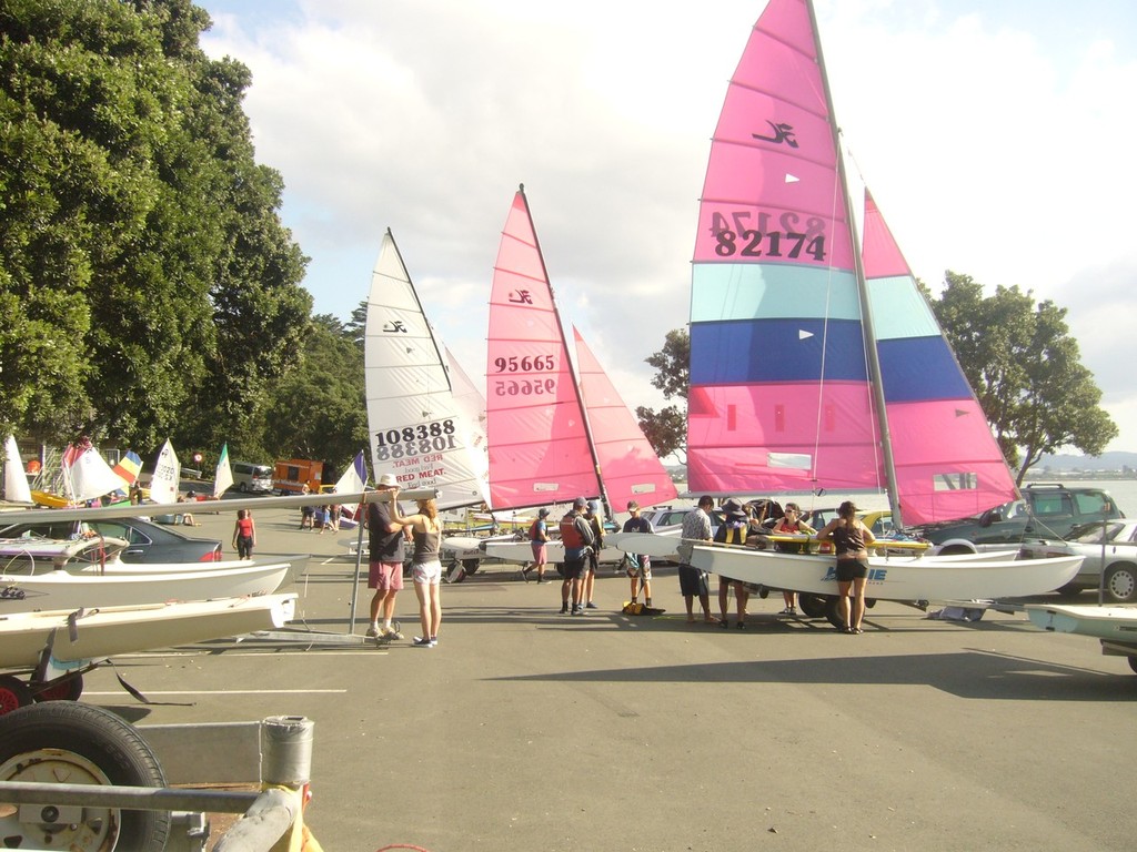 rigging up - Hobie 16 Visit to Pt Chev © Zane Bloomfield
