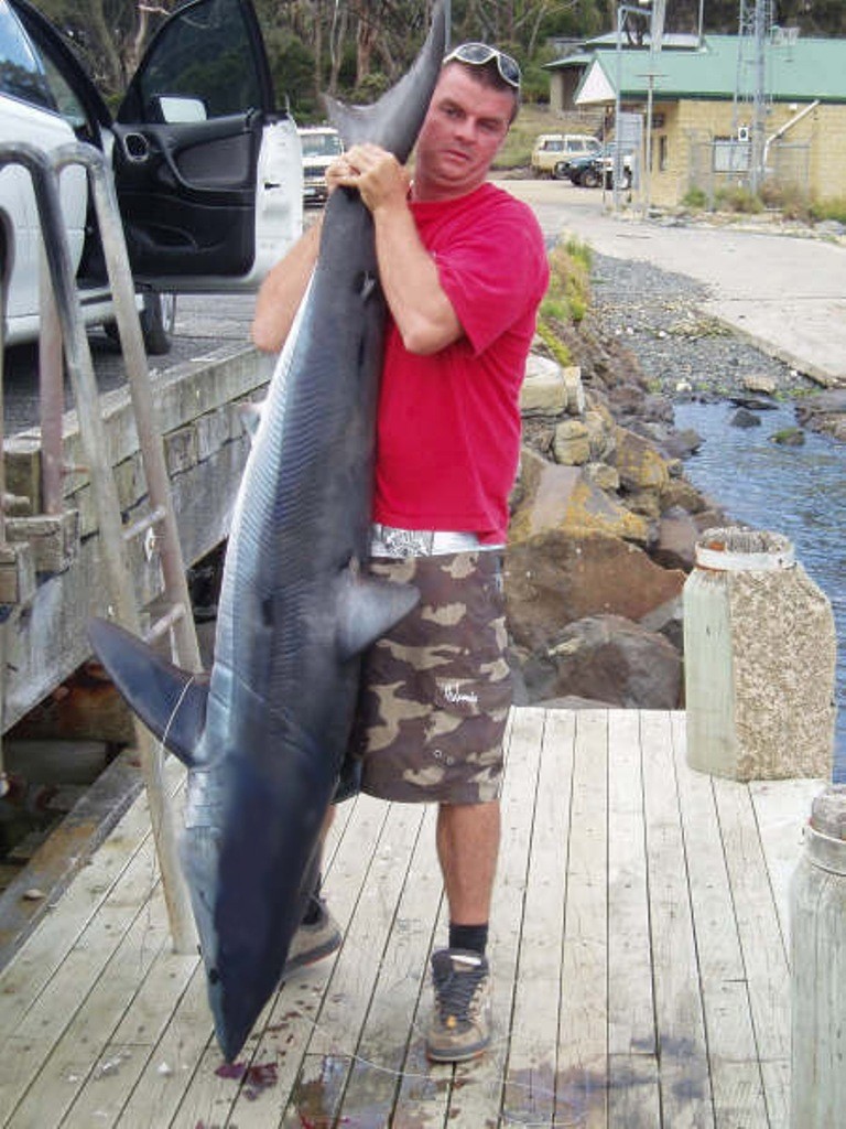 mako - Fishing around Tasmania © Carl Hyland