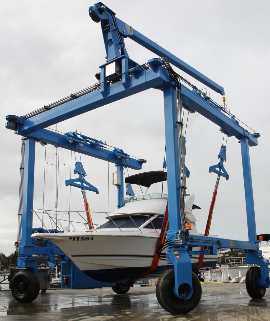 paynesville straddle lift 02 © Connexion PR .
