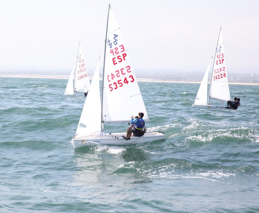 The three leading Spanish teams lead their Armada to take ther lead on Day 2   © Pedro Mora (Sonomage/ Media Consulting) - (first) Campeonato Ibérico 420 / Iberian 420 Championship 2011 © Pedro Mora