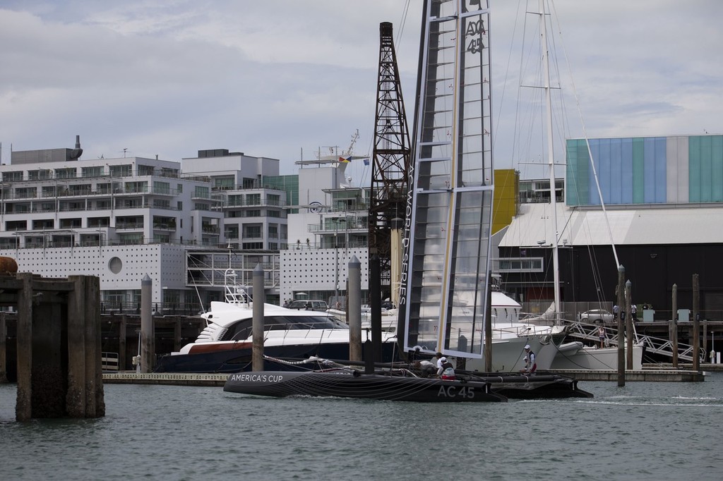 270 degree turn completed in 20kts of breeze the AC45 heads for the entrance of the Viaduct harbour with two 90 degree turns ahead - Auckland (NZL) - 34th America’s Cup - AC45 trials © ACEA - Photo Gilles Martin-Raget http://photo.americascup.com/