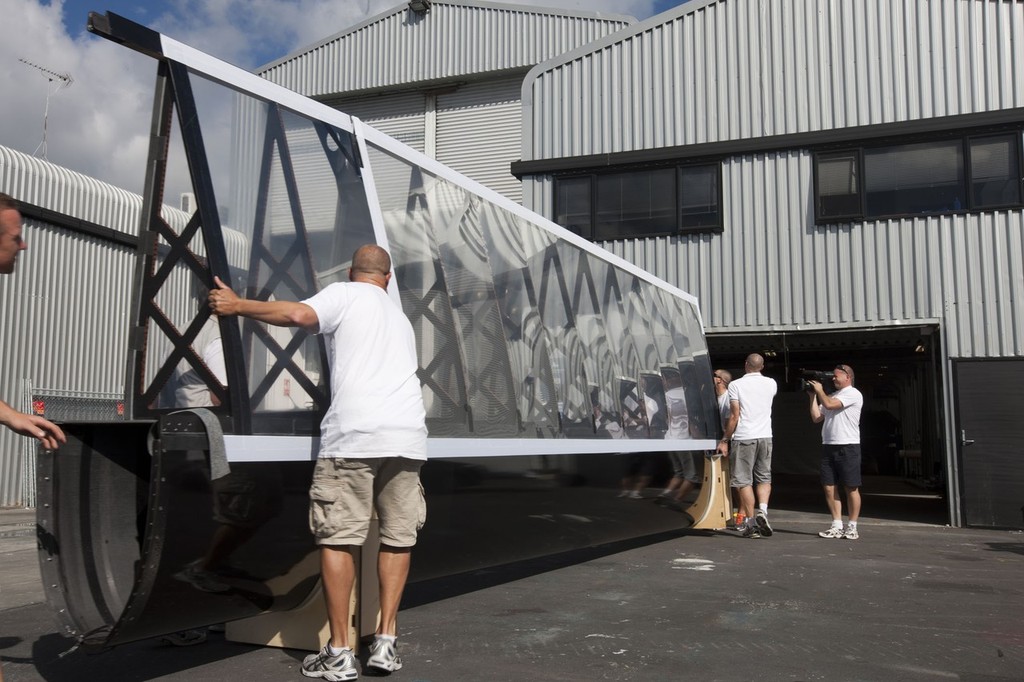 Team own AC45 assembly and finalization - Wing delivery  © Gilles Martin-Raget / Oracle Racing