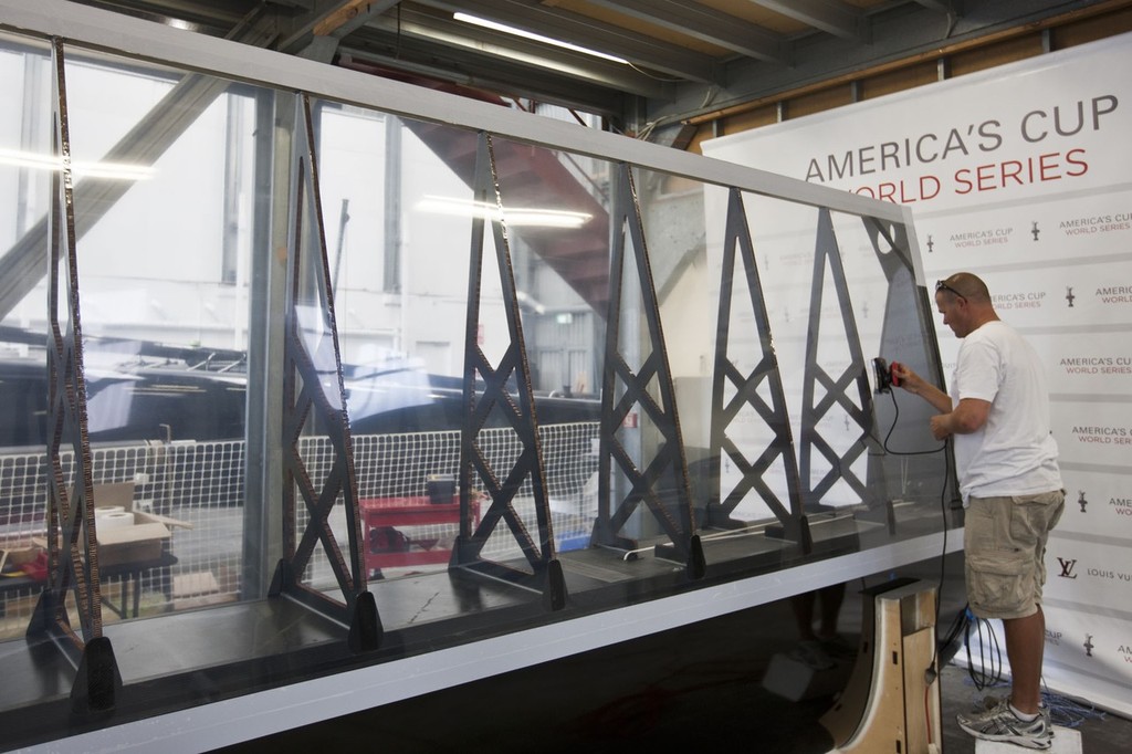 Team own AC45 assembly and finalization - Oracle Racing  © Gilles Martin-Raget / Oracle Racing