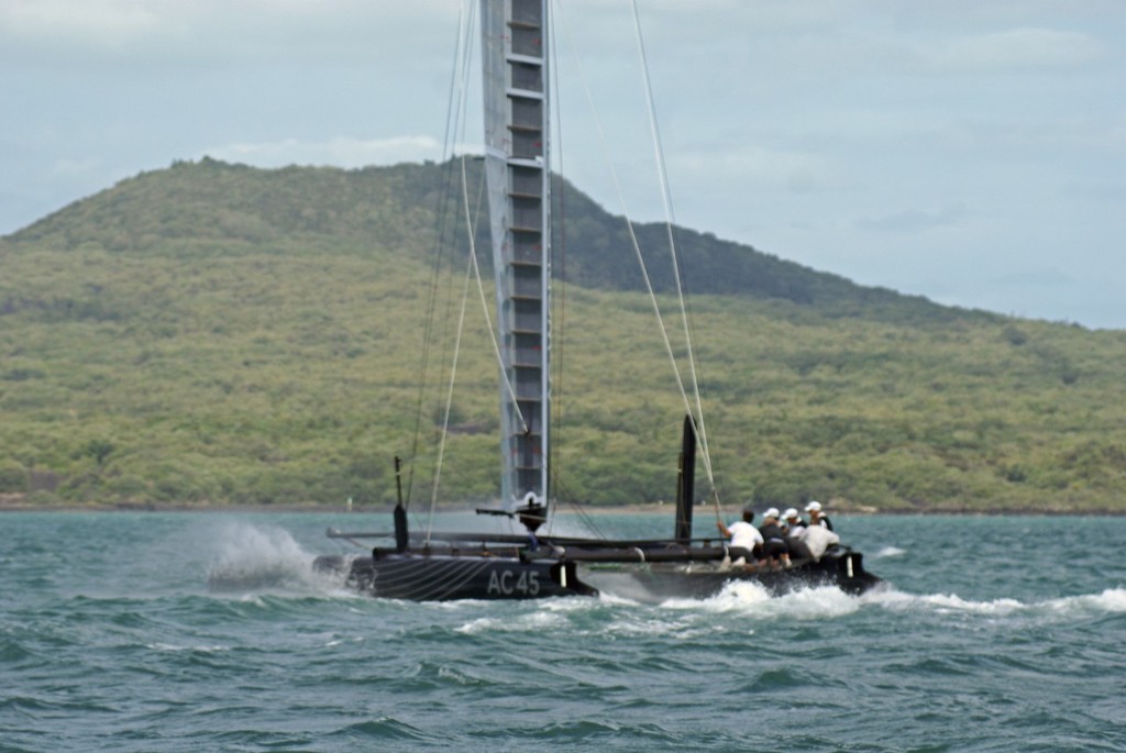 A sharp bearaway and no buried bow - Day 2 Trials in Auckland © Richard Gladwell www.photosport.co.nz