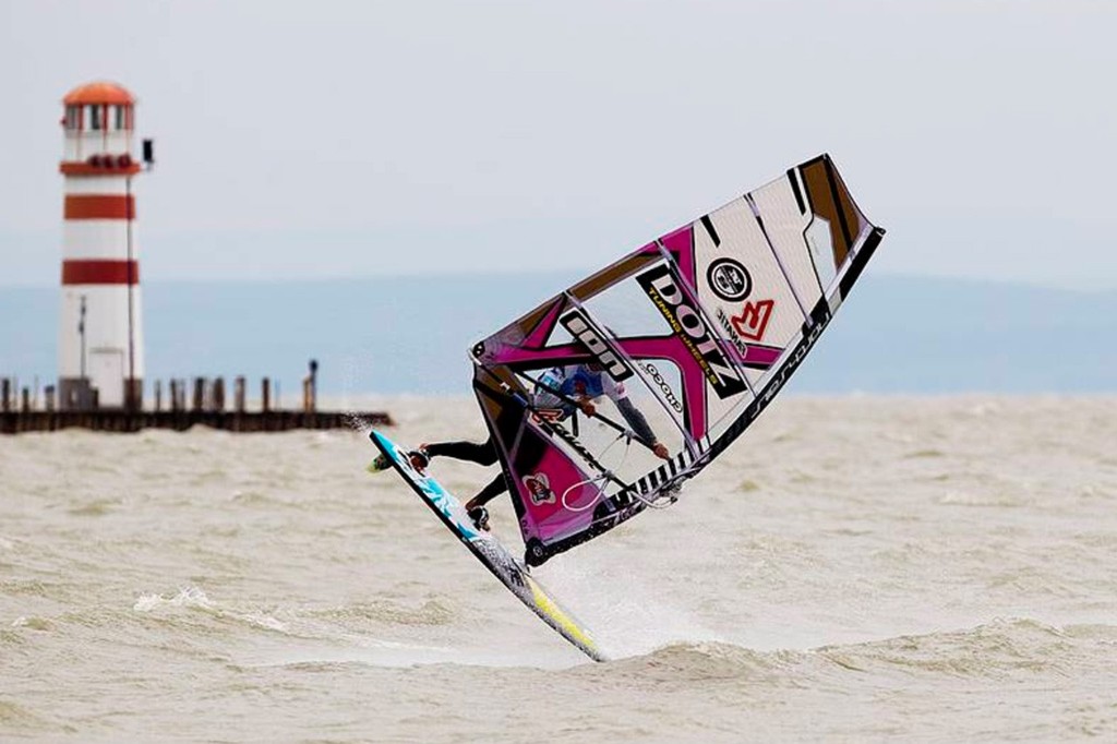 Gollito flaka - PWA Surf World Cup 2011 ©  John Carter / PWA http://www.pwaworldtour.com