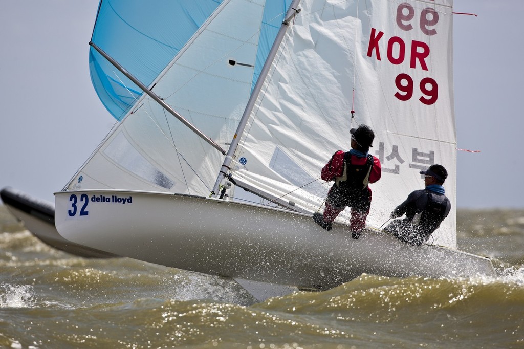 470 Man. Medemblik - the Netherlands, May 24th 2011. Delta Lloyd Regatta in Medemblik (26/30 May 2011). Day 1. © Delta Lloyd Regatta - Sander van der Borch http://www.sandervanderborch.com
