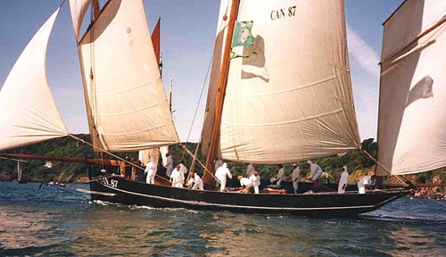 Lugger at work ©  SW