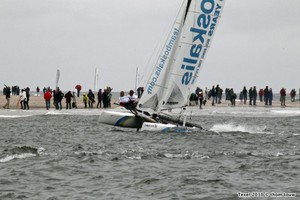Larsen-Frank in the lead at the lighthouse - Zwitserleven Round Texel Race 2011 photo copyright Thom Touw http://www.thomtouw.com taken at  and featuring the  class