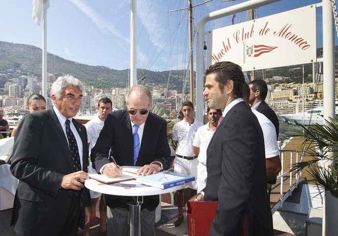 The King of Spain Juan Carlos visit  the new restaured 15 meter Class Hispania at the Monaco Yacht Club  with Bernard d’Alessandri. - Monaco Yacht Show 2011 © Carlo Borlenghi / www.carloborlenghi.com