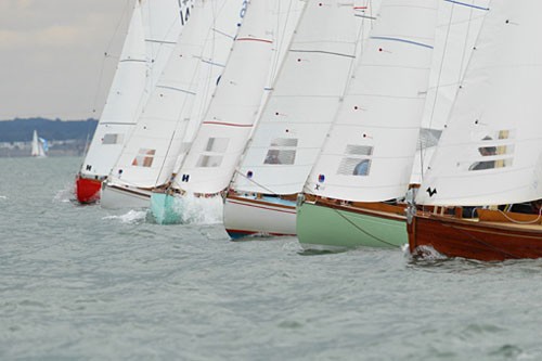 Aberdeen Asset Management Cowes Week 2011 ©  Rick Tomlinson http://www.rick-tomlinson.com