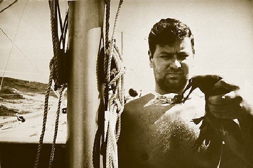Chay Blyth with a friendly seabird taken aboard the 59ft ketch ’British Steel’ © Chay Blyth Archive/PPL