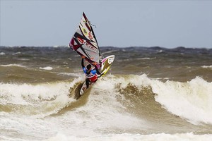 Victor goes vertical - PWA KIA Cold Hawaii World Cup 2011 Day 3 photo copyright PWA World Tour http://www.pwaworldtour.com taken at  and featuring the  class