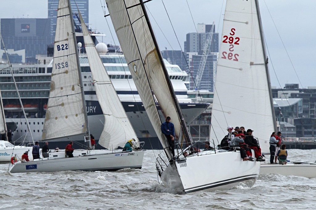 Pre-start with Unami, eXtasea and Jungle Juice. - UK-Halsey Boxing Day Dash ©  Alex McKinnon Photography http://www.alexmckinnonphotography.com