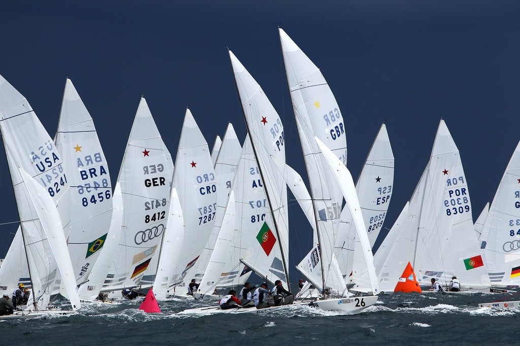 Stars rounding the mark, Lain Percy, Andrew Sampson, Star December 12, 2011 off Fremantle, Australia. © Richard Langdon /Ocean Images http://www.oceanimages.co.uk