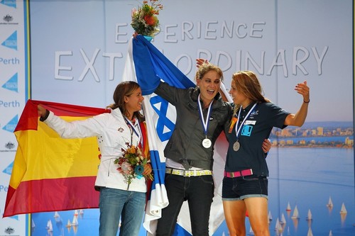 Marina Alabau, Lee Korzits, Zofia Noceti-Klepacka , Medal ceremony December 11, 2011 off Fremantle, Australia.  © Richard Langdon /Ocean Images http://www.oceanimages.co.uk