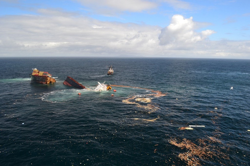 Rena stern section sinking from overflight on 10 January 2012 at 1030hrs © Maritime NZ www.maritimenz.govt.nz