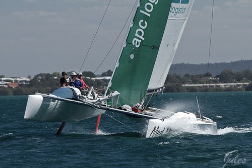 Mad Max showing why they don’t need antifouling - Surf to City Yacht Race © Jules Geldard http://vidpicpro.com