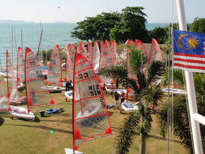 Lawn - Asian YOG Qualifier 2009 &copy; Byte Class http://bytechamps.org/
