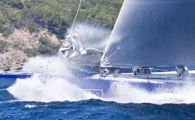 Giraglia Rolex Cup 2012<br />
Giraglia start © Luca Butto/Studio Borlenghi