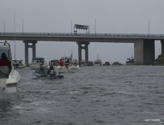 The protest flotilla moved up River Derwent. © SW