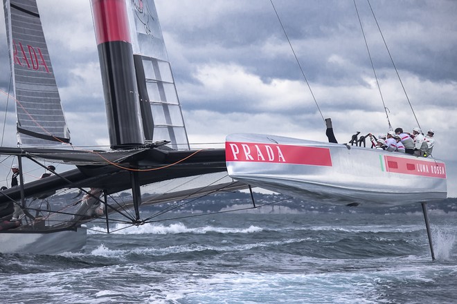 Luna Rossa AC72<br />
First sailing day in the Hauraki Gulf, Auckland-NZ, © Carlo Borlenghi/Luna Rossa http://www.lunarossachallenge.com