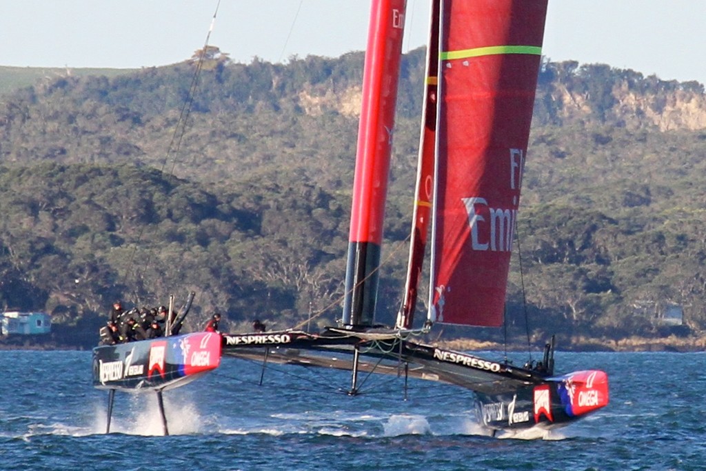 IMG 8348 - Emirates Team NZ’s leeward hull starts to lift clear of the water, gennaker not filling, both foils are still down © Richard Gladwell www.photosport.co.nz