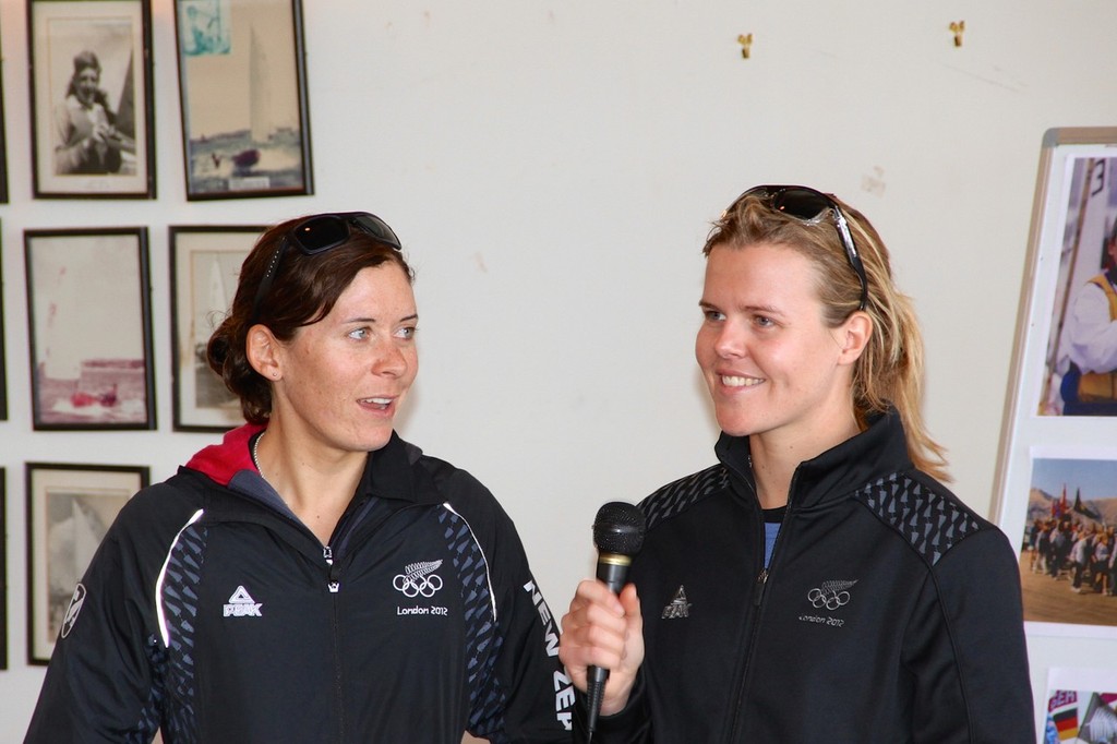 Jo Aleh and Olivia Powrie talk to the young sailors  at Kohimaramara Yacht Club  Sunday September 23, 2012  © Richard Gladwell www.photosport.co.nz