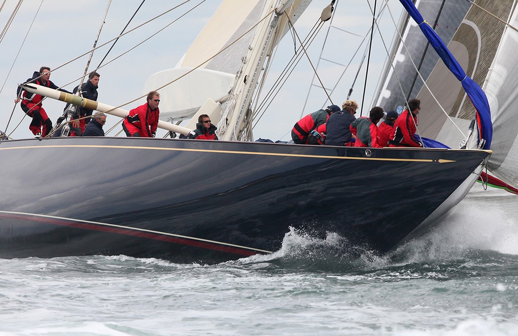 Velsheda bears away © Crosbie Lorimer http://www.crosbielorimer.com
