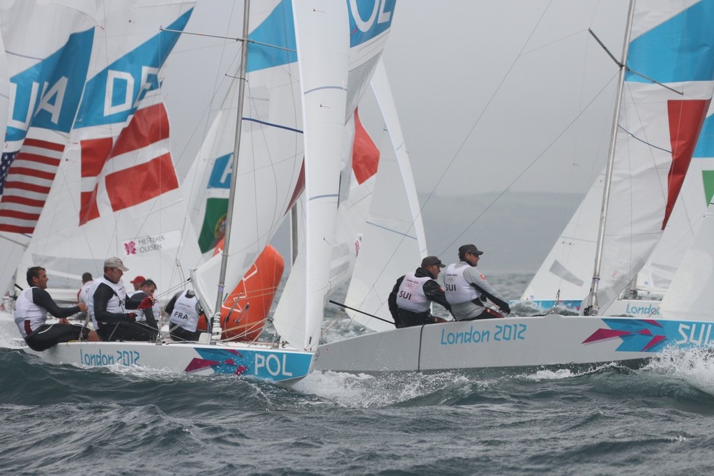 July 31, 2012  Mens Two Handed Keelboat - melee at first rounding mark  © Richard Gladwell www.photosport.co.nz